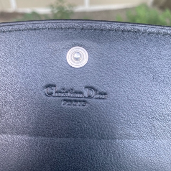 💯% Authentic Christian Dior wallet on Chain - Picture 13 of 16